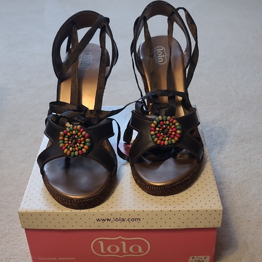 Lola Size 9 Brown Tie Sandals